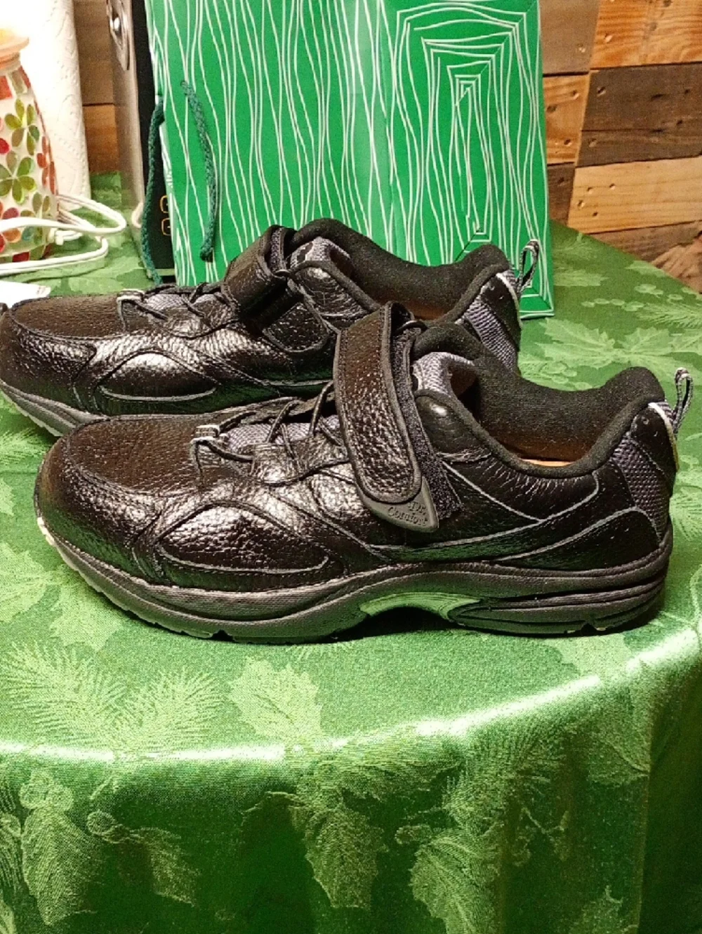 Men's Dr Comfort Diabetic Black Athletic Sneakers w/ Hook& Loop Strap Sz 9.5 W.